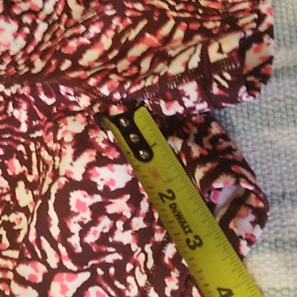 Women's Under Armour compression Mid Rise Shorty Tights Shorts NWT - Picture 9 of 9